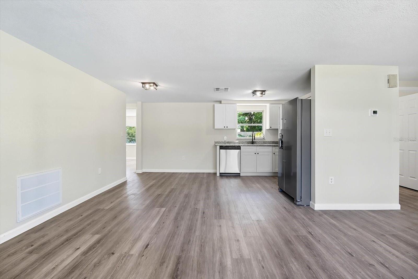 Image 13 of 41 For 15829 Villa Drive