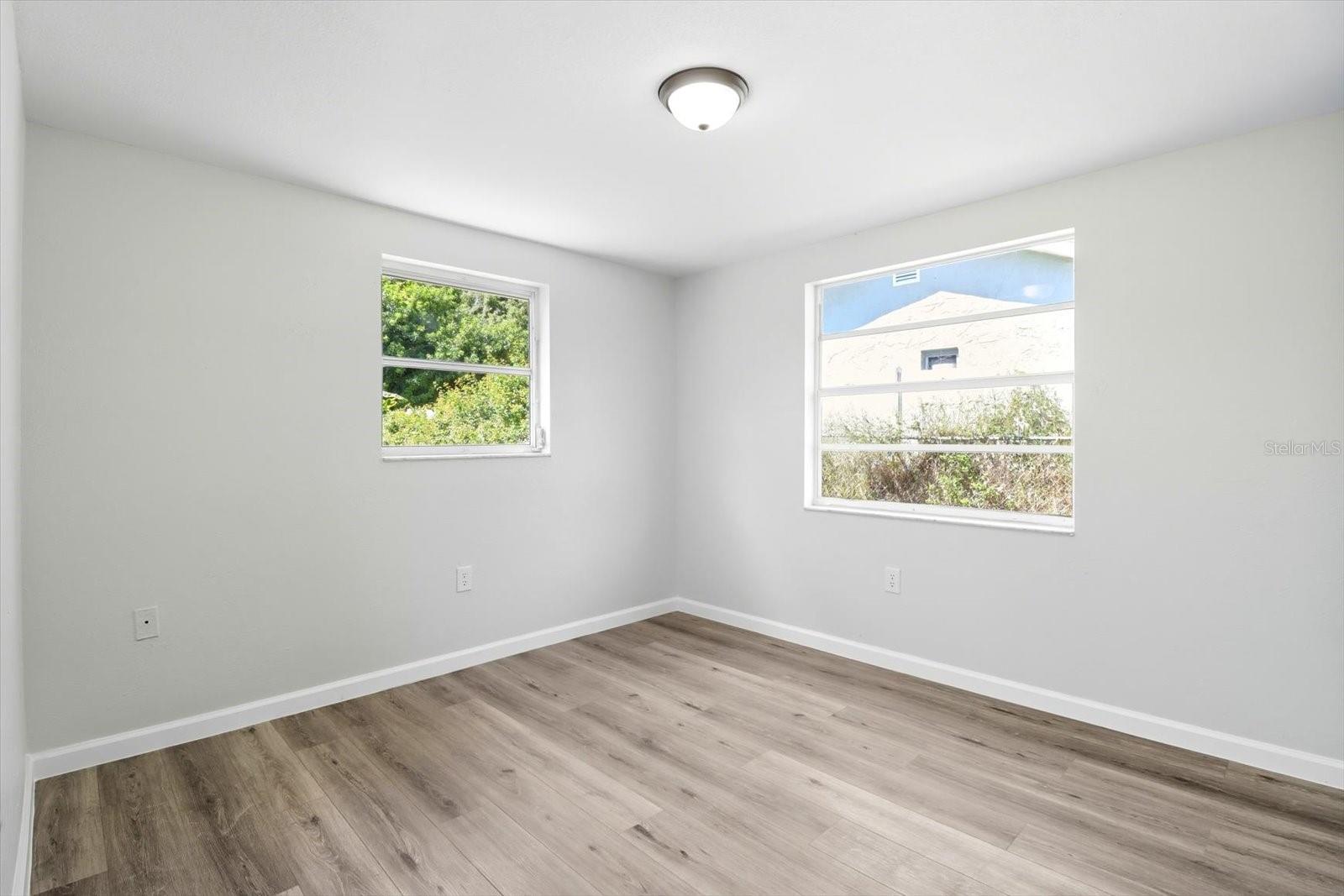 Image 28 of 41 For 15829 Villa Drive