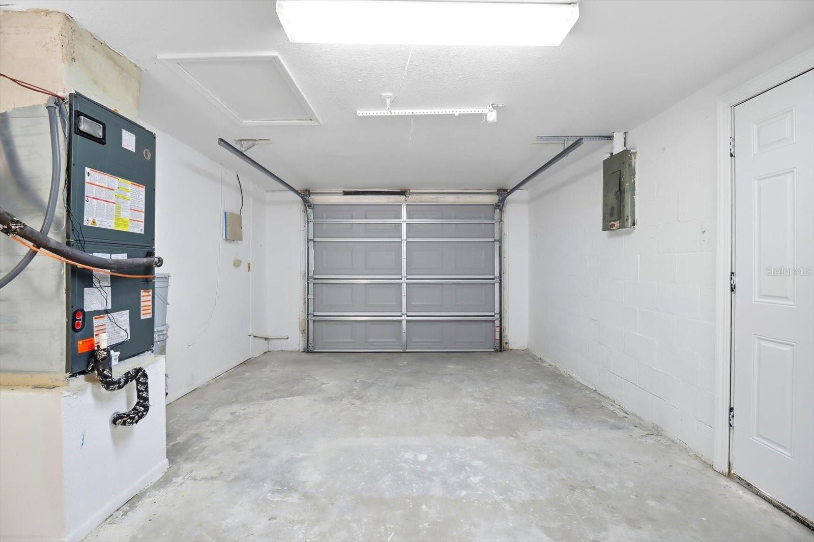 Image 30 of 41 For 15829 Villa Drive