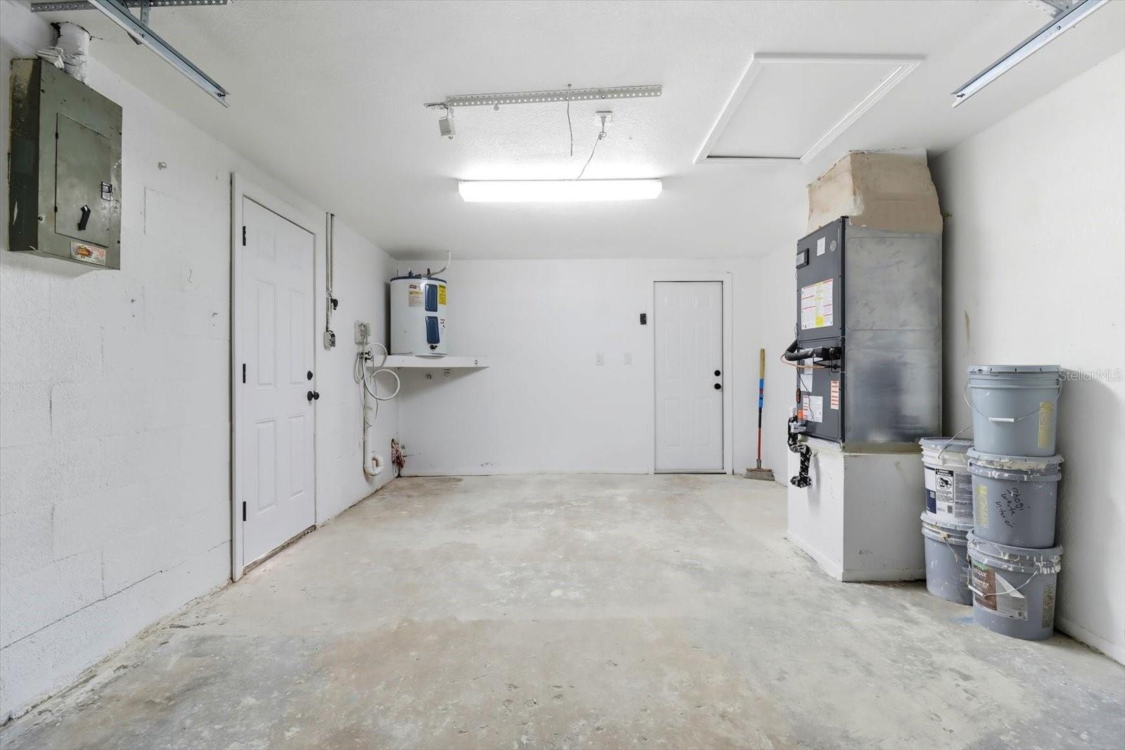 Image 31 of 41 For 15829 Villa Drive