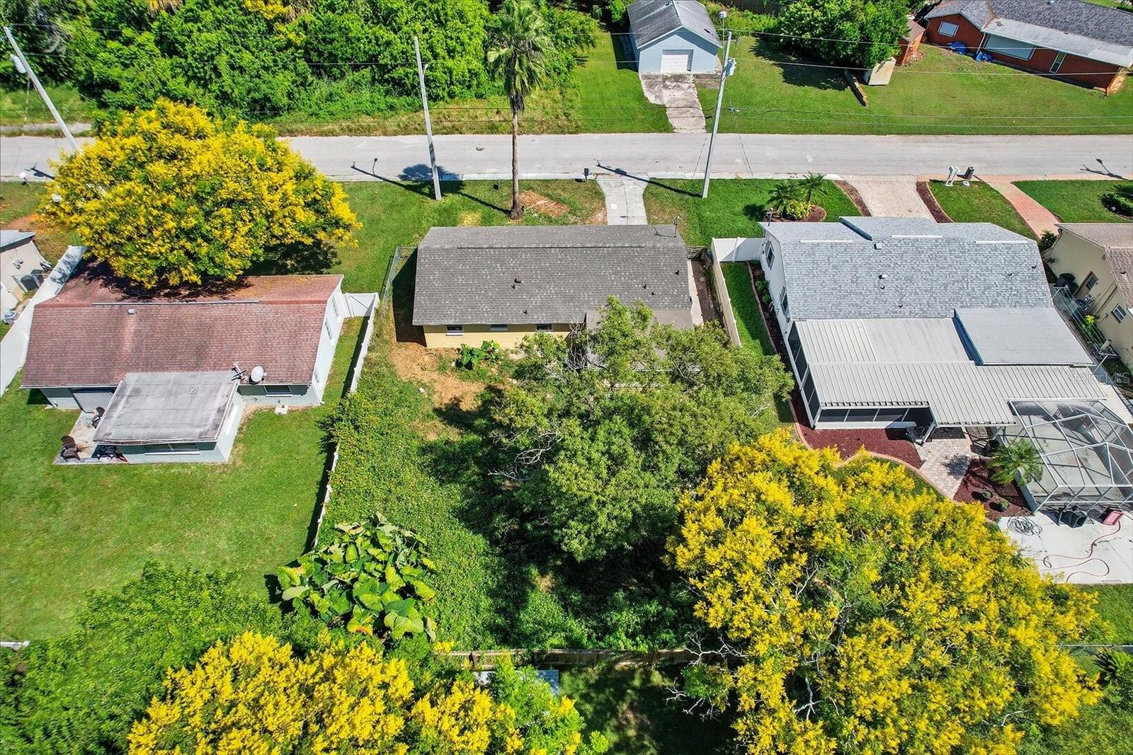 Image 34 of 41 For 15829 Villa Drive