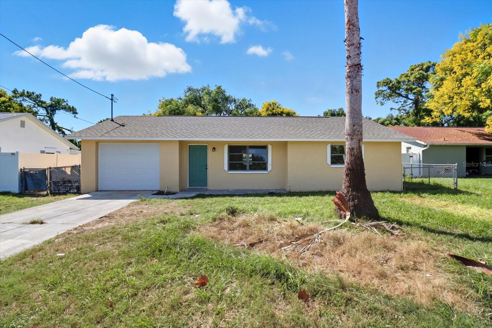 Image 4 of 41 For 15829 Villa Drive