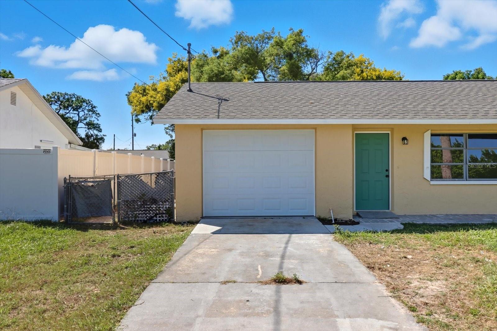 Image 8 of 41 For 15829 Villa Drive