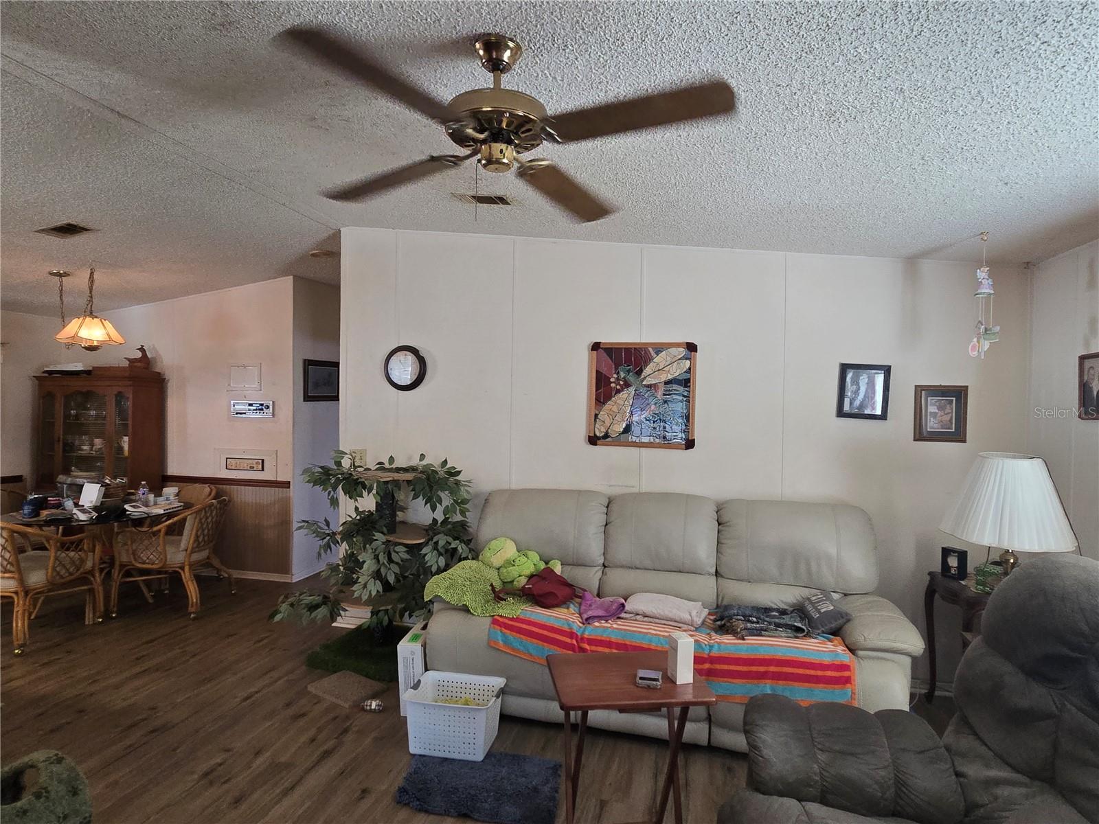 Image 17 of 34 For 409 Dartmouth Drive