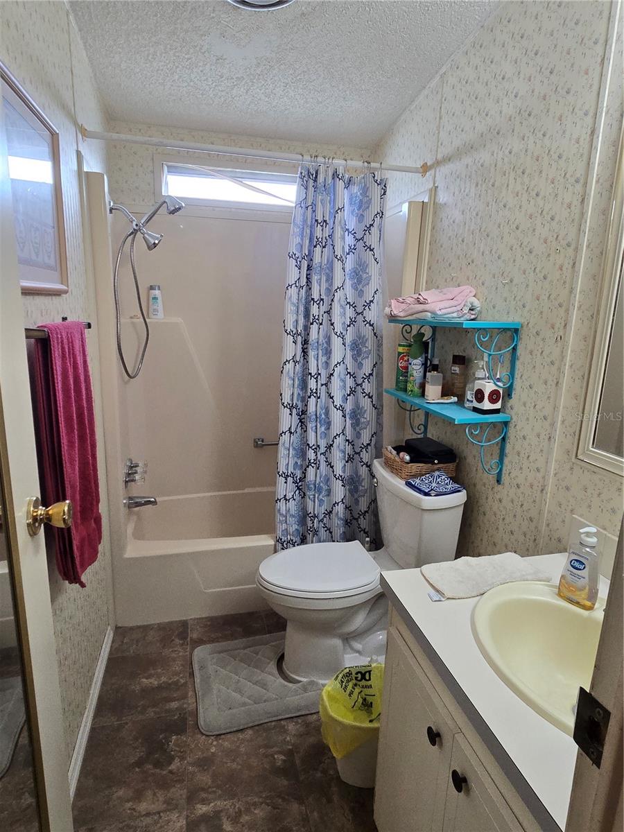 Image 27 of 34 For 409 Dartmouth Drive