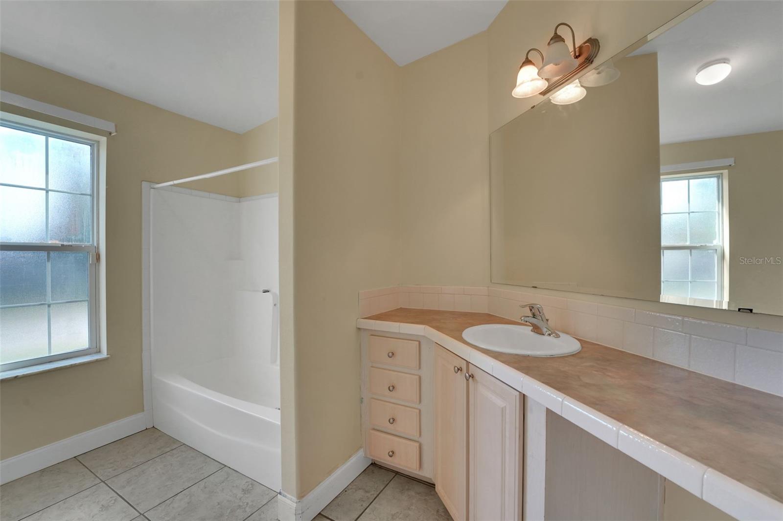 Image 15 of 16 For 921 1st Street