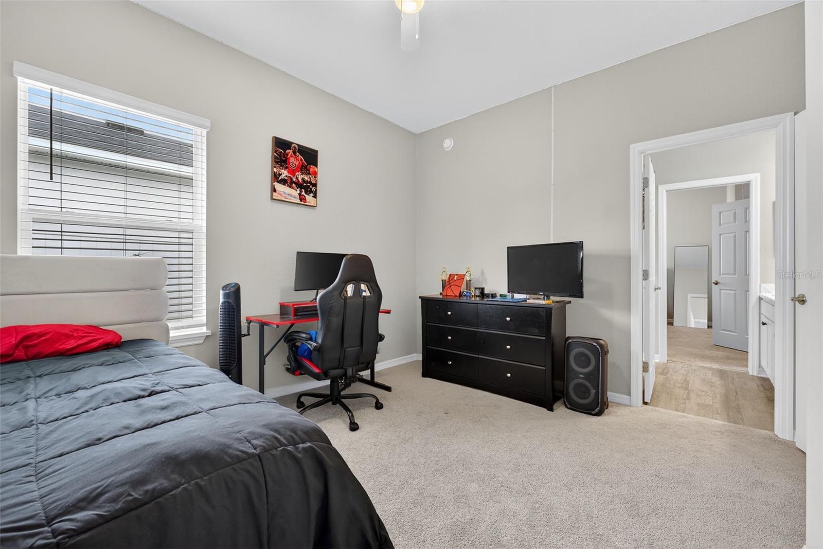 Image 19 of 48 For 1026 Montgomery Lane