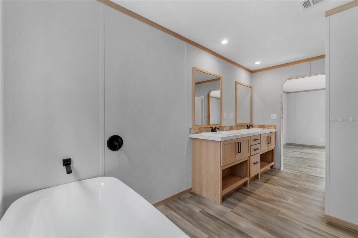Image 6 of 6 For 5843 Ashen Avenue