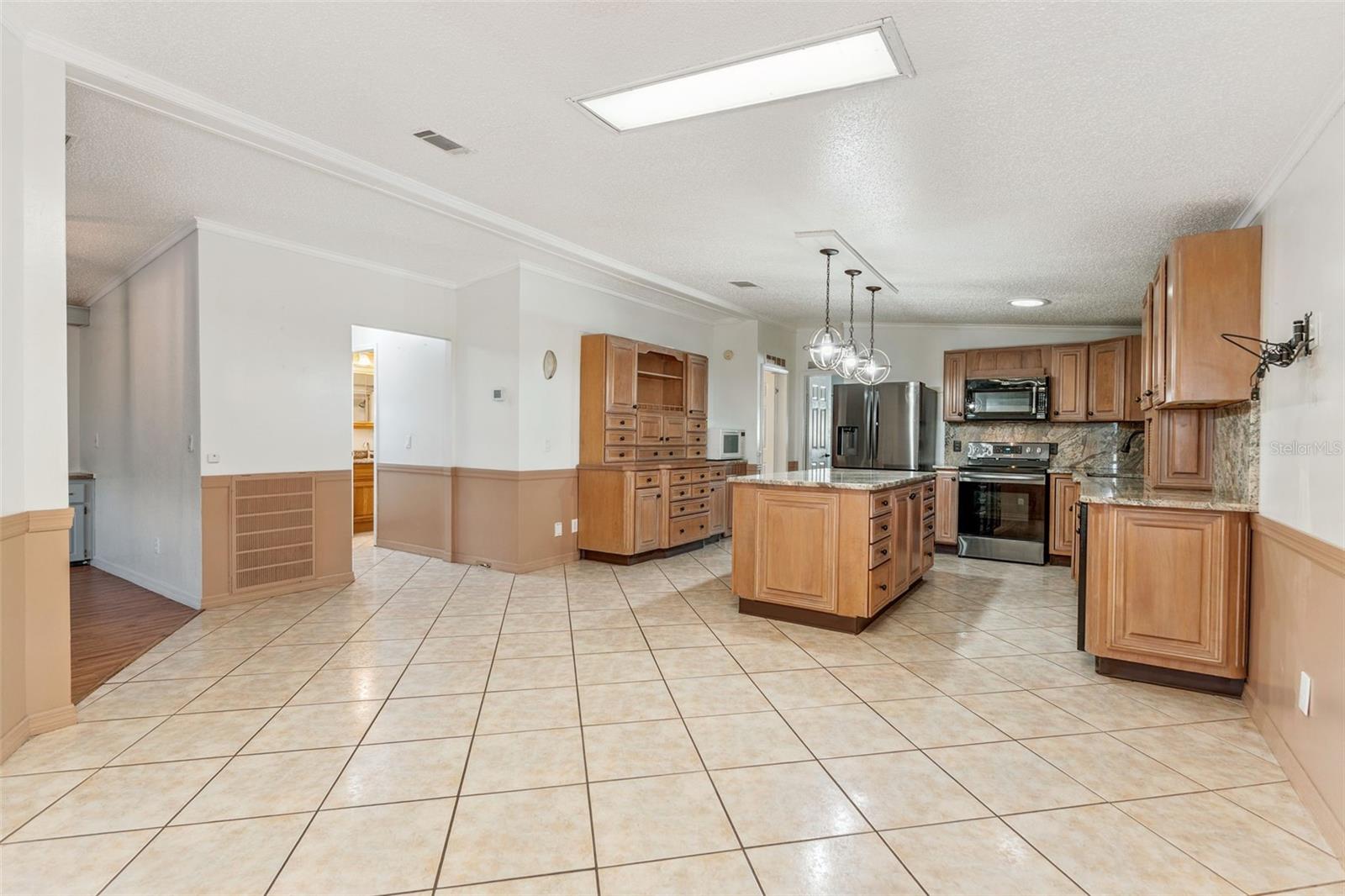 Image 13 of 56 For 5010 Northshore Drive