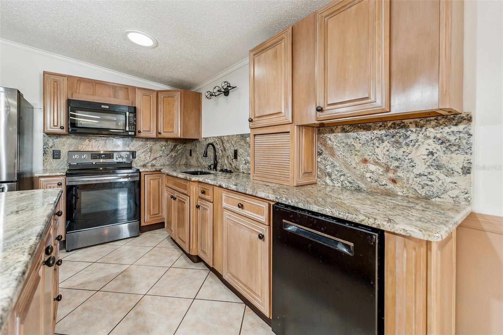 Image 16 of 56 For 5010 Northshore Drive