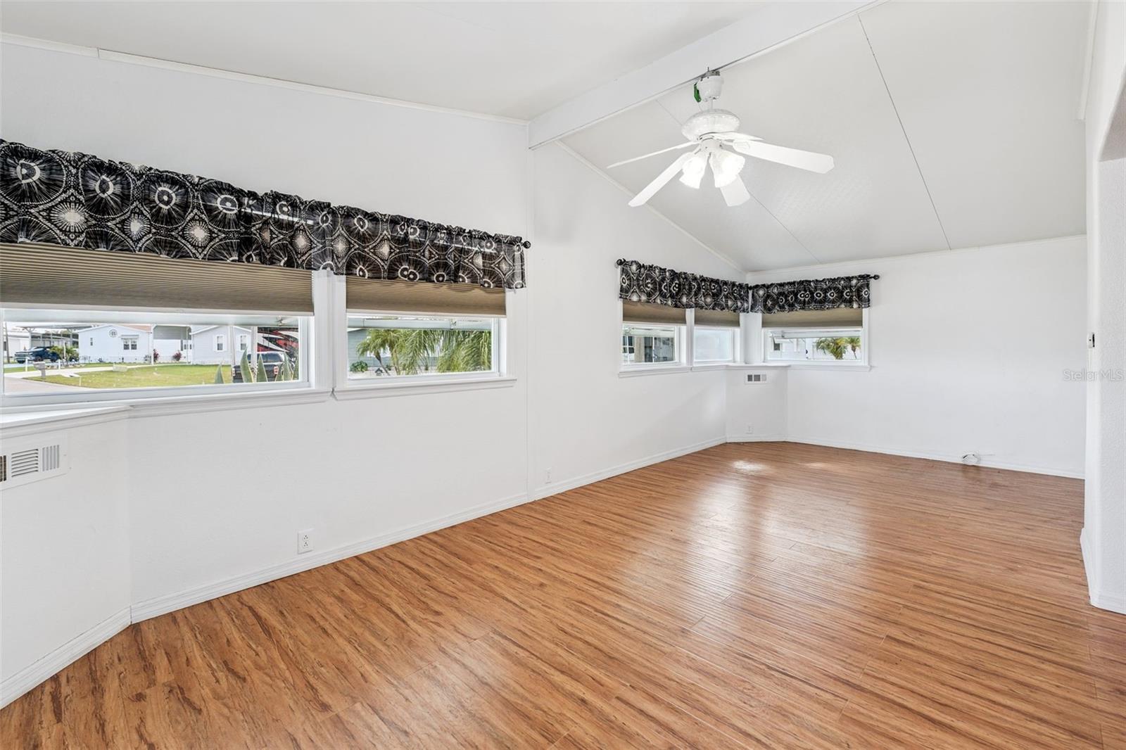 Image 25 of 56 For 5010 Northshore Drive