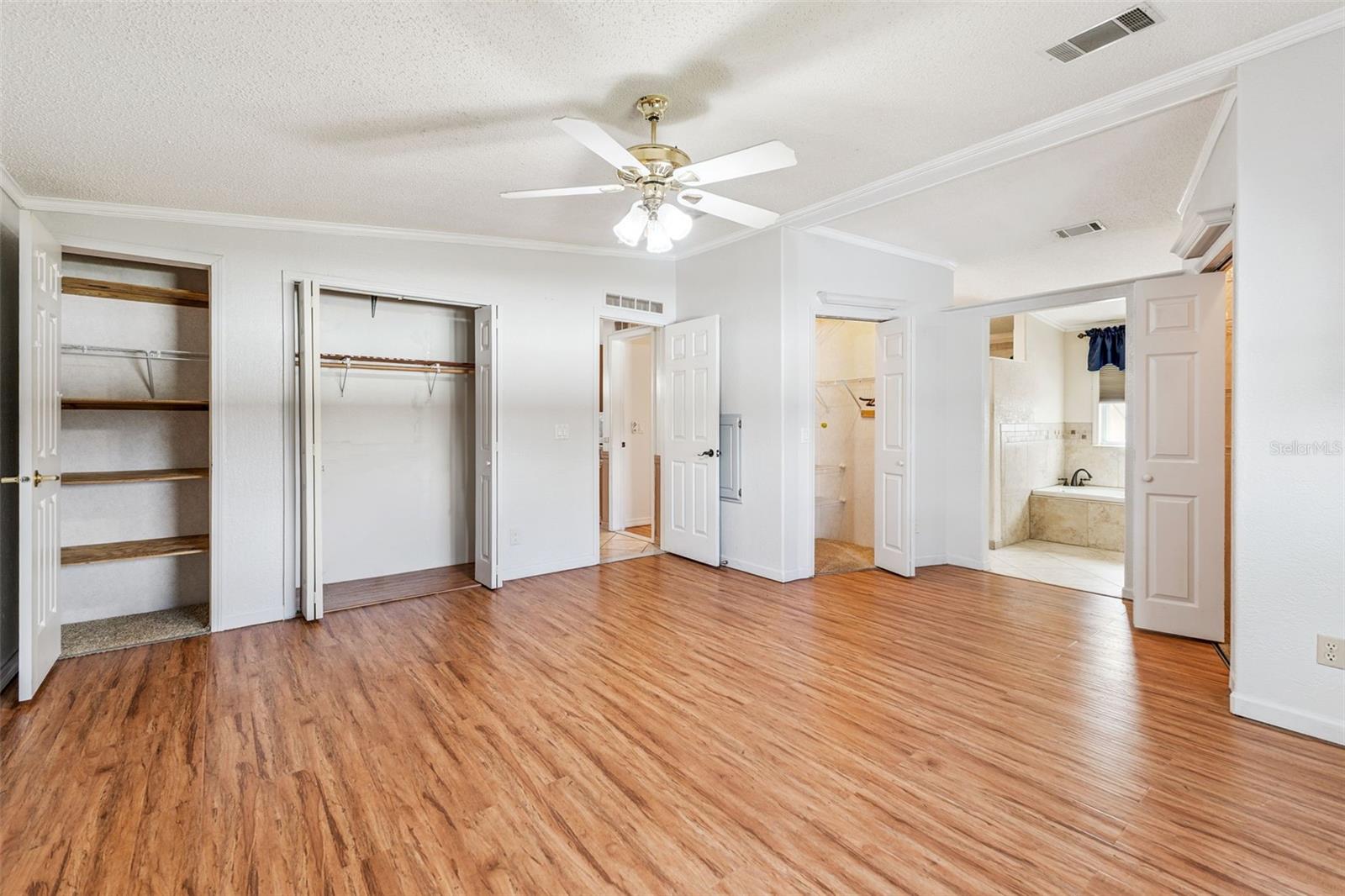 Image 26 of 56 For 5010 Northshore Drive