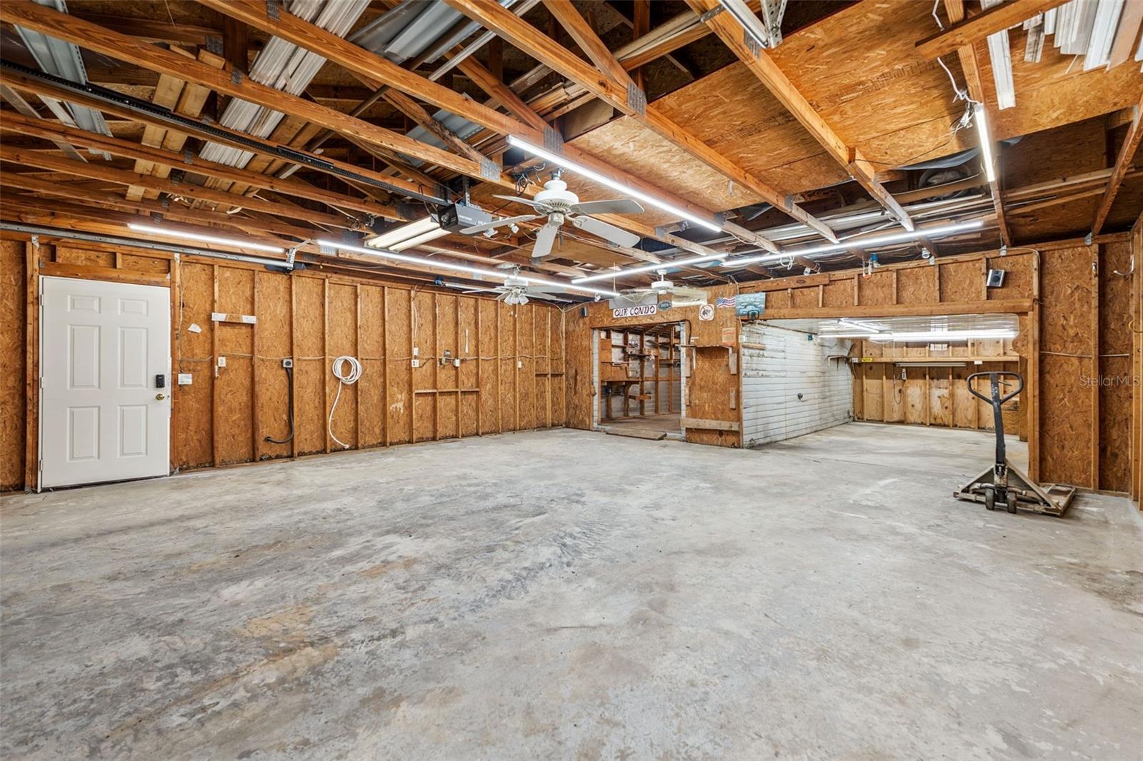 Image 33 of 56 For 5010 Northshore Drive