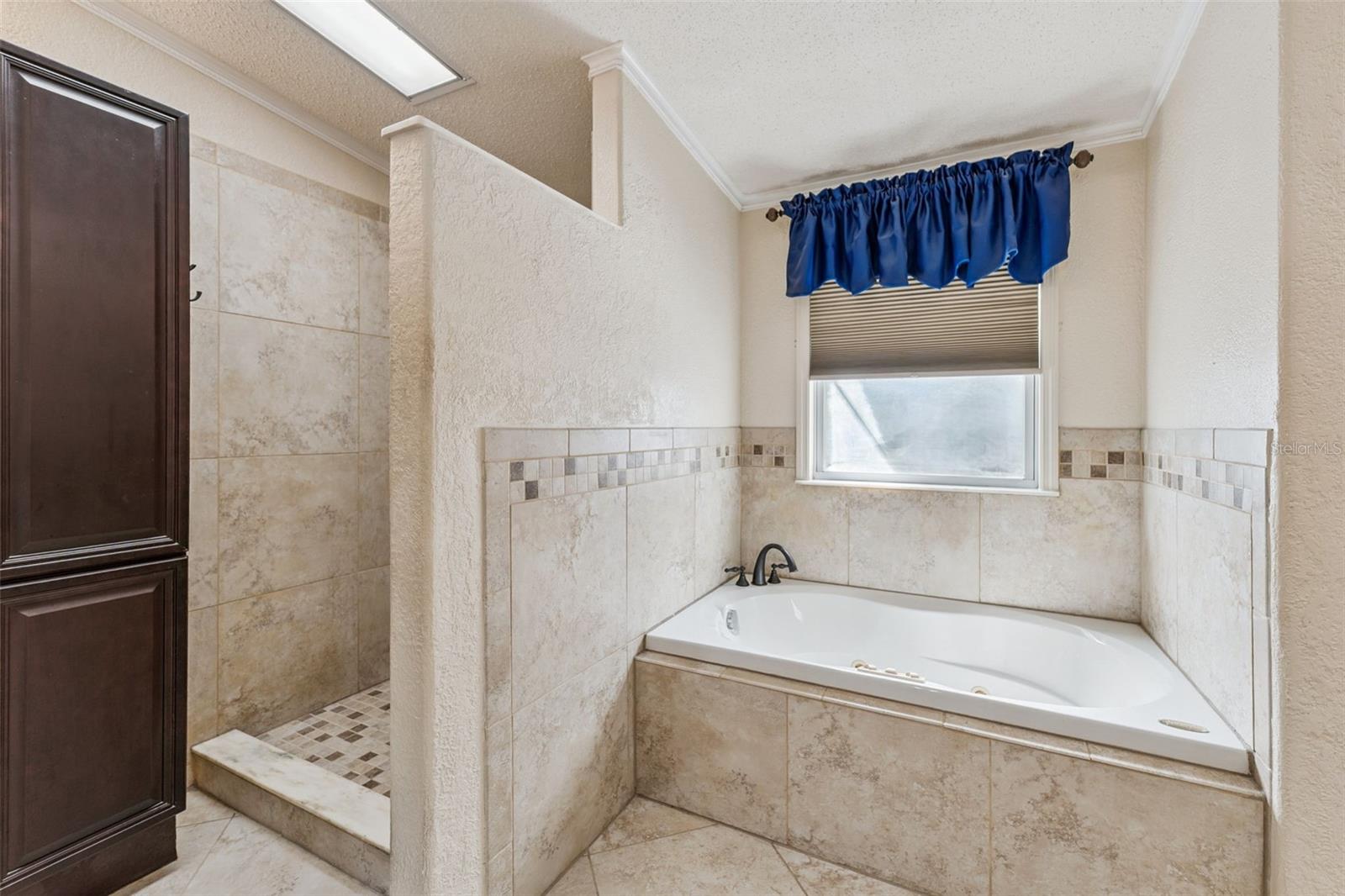 Image 35 of 56 For 5010 Northshore Drive