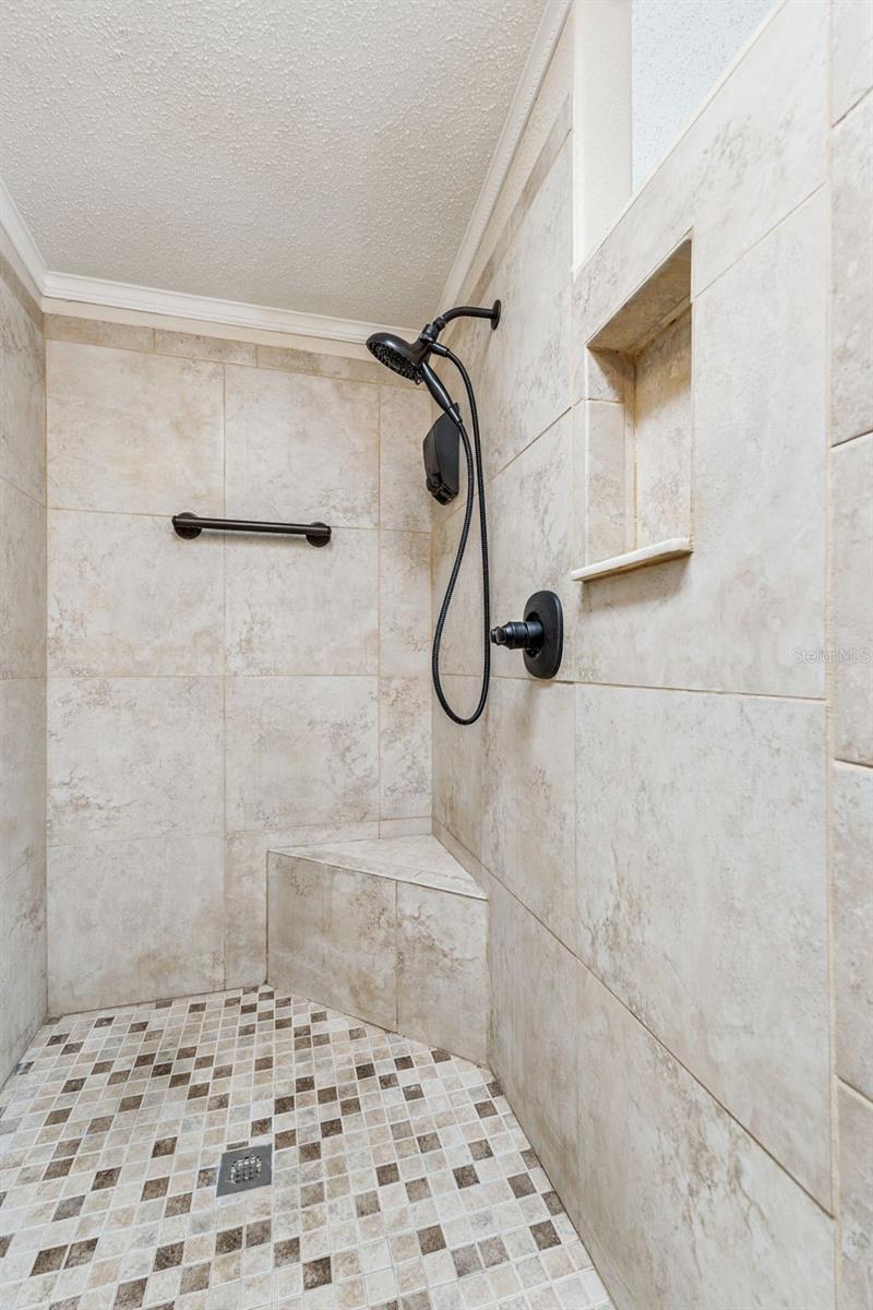 Image 37 of 56 For 5010 Northshore Drive