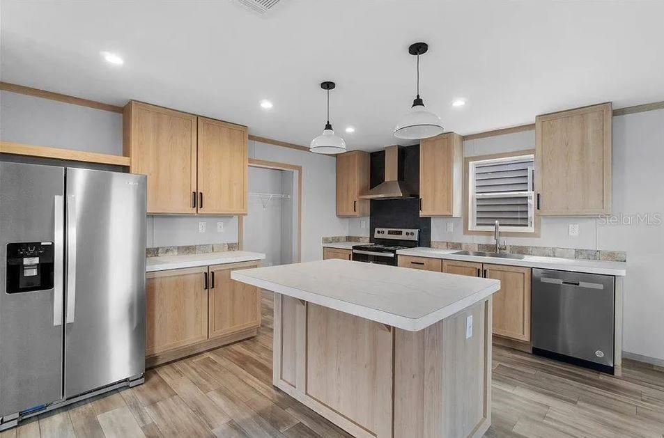 Image 4 of 12 For 0 St George Bay Street