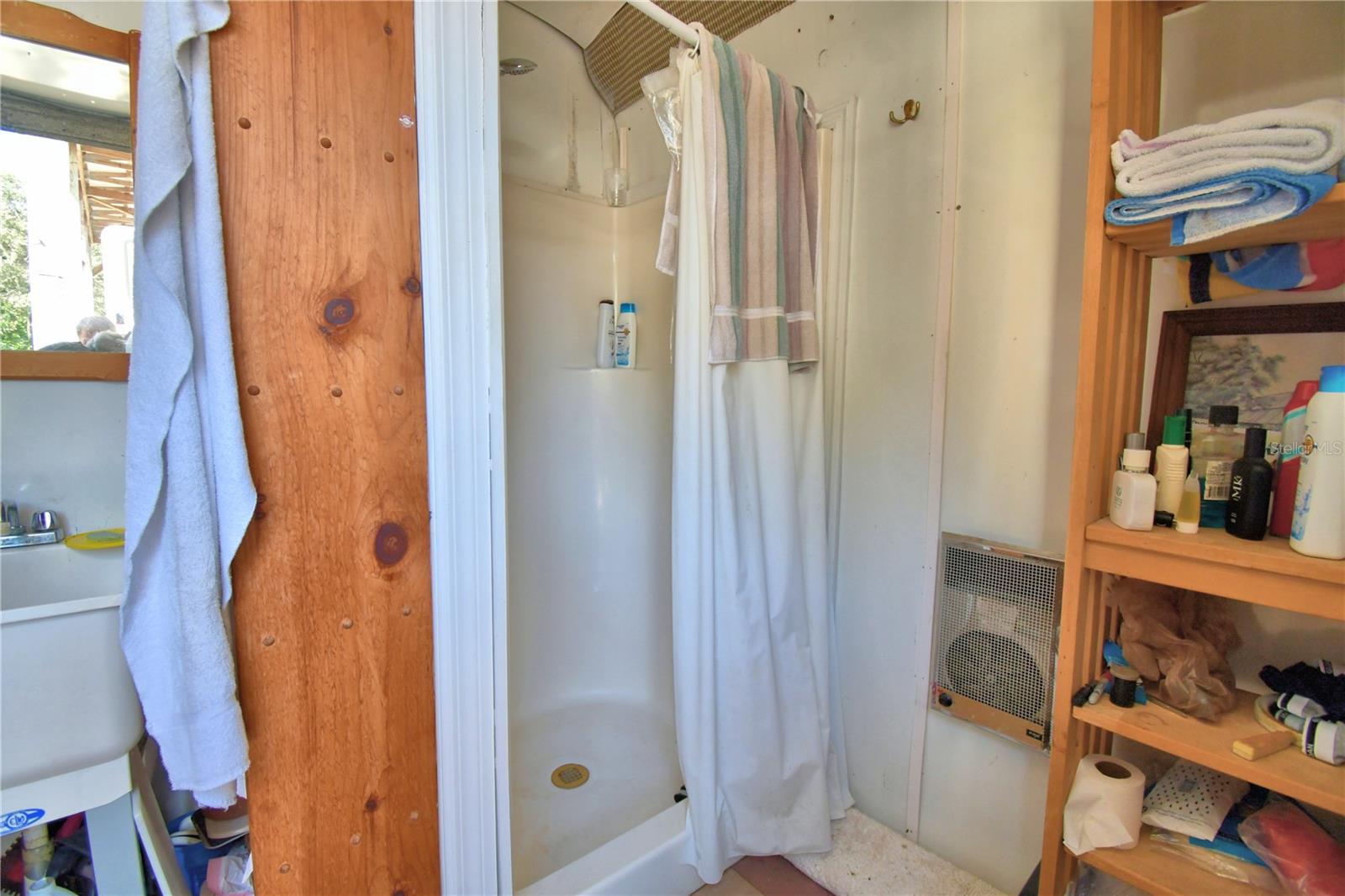 Image 39 of 70 For 2595 Huggins Road