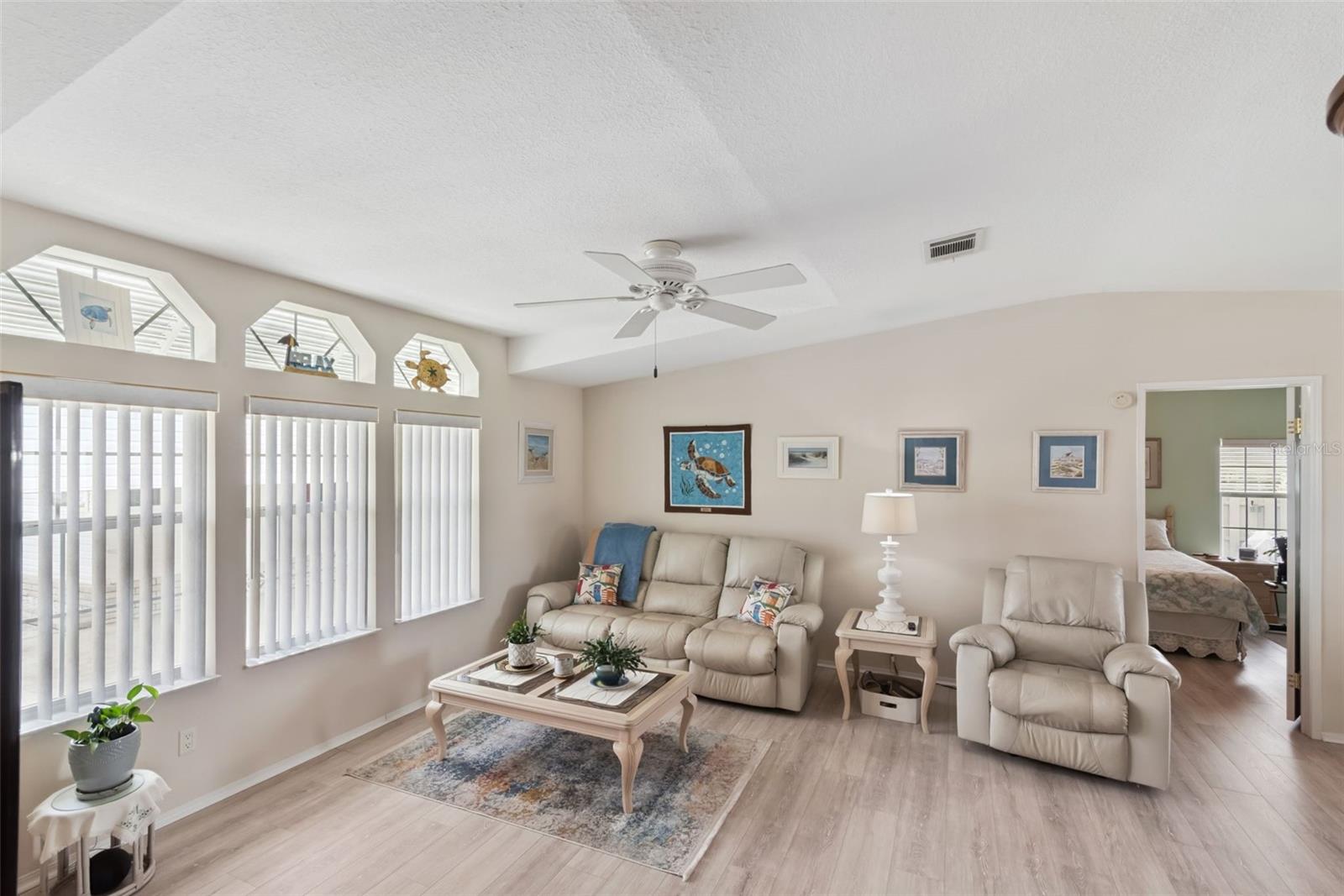 Image 23 of 66 For 5035 Northshore Drive