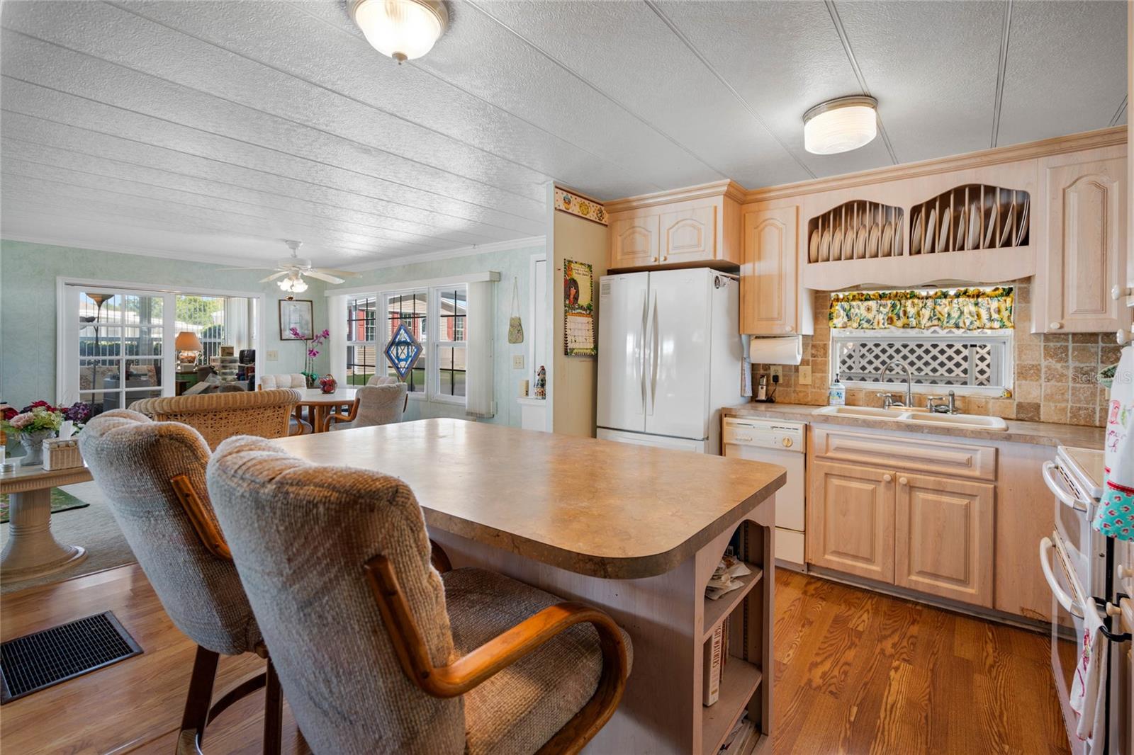 Image 16 of 38 For 107 Holiday Lane