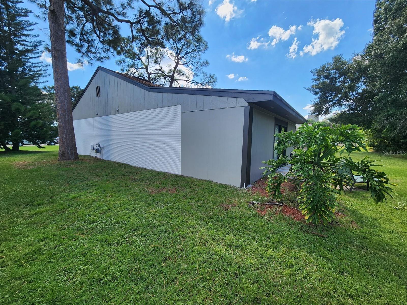 Image 11 of 13 For 423 Greenfield Road