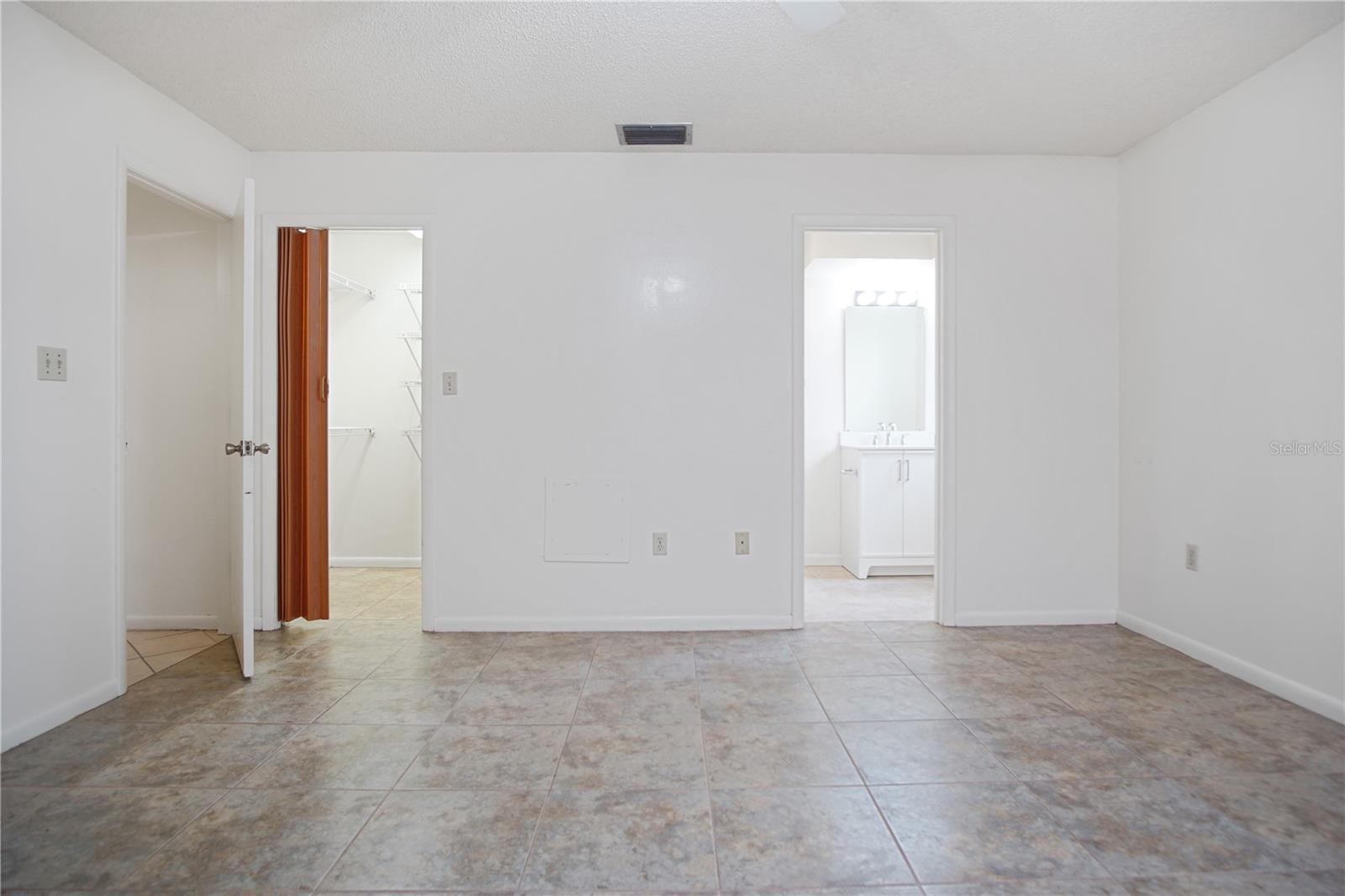 Image 10 of 20 For 118 Holland St
