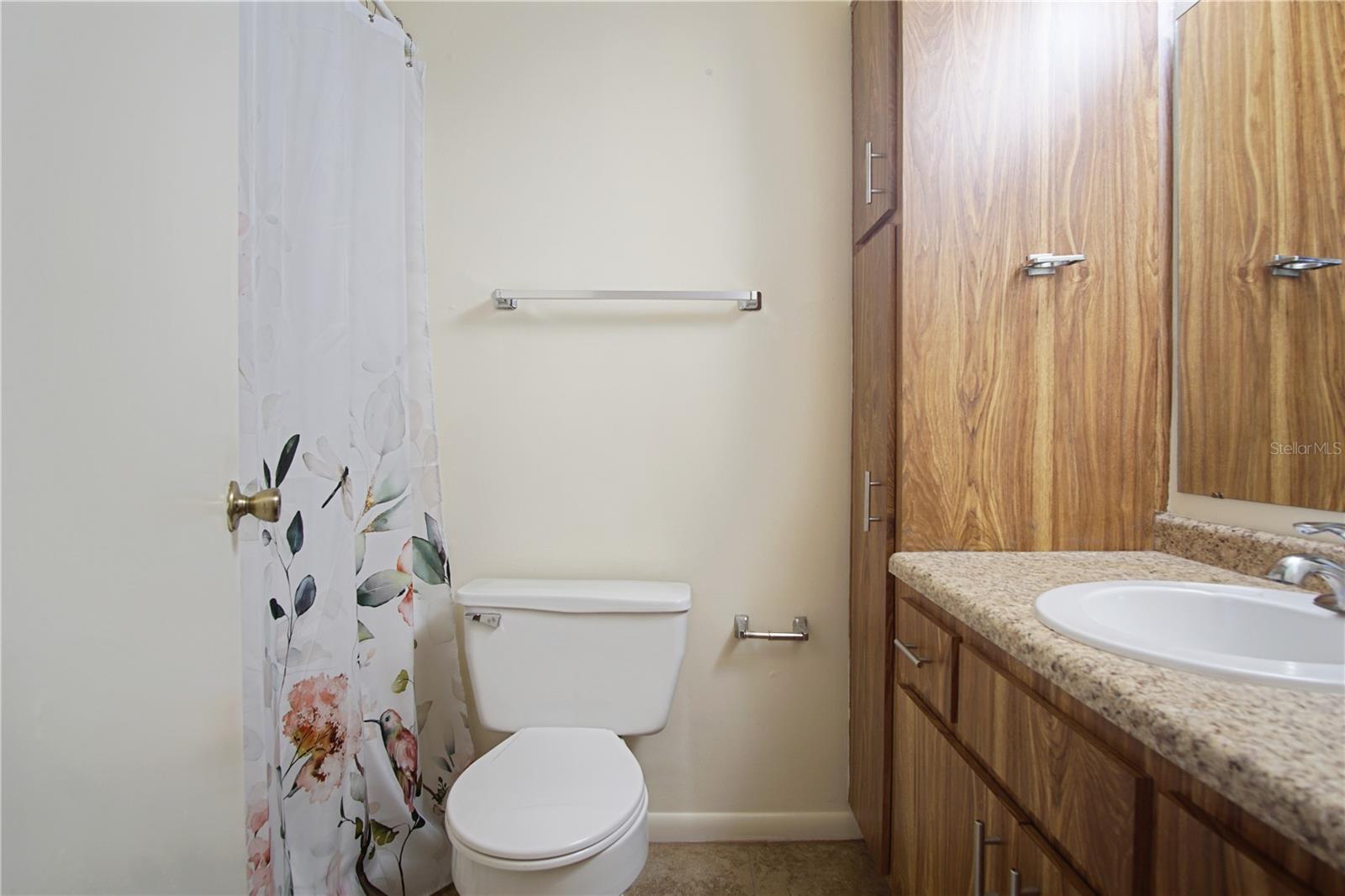 Image 16 of 20 For 118 Holland St