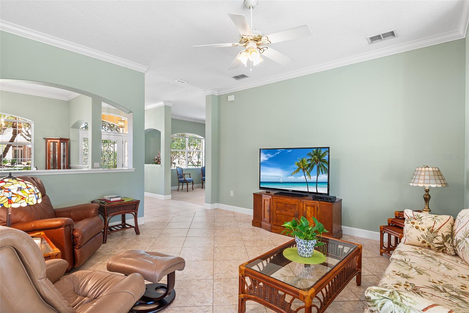 Image 19 of 53 For 126 Lake Region Circle