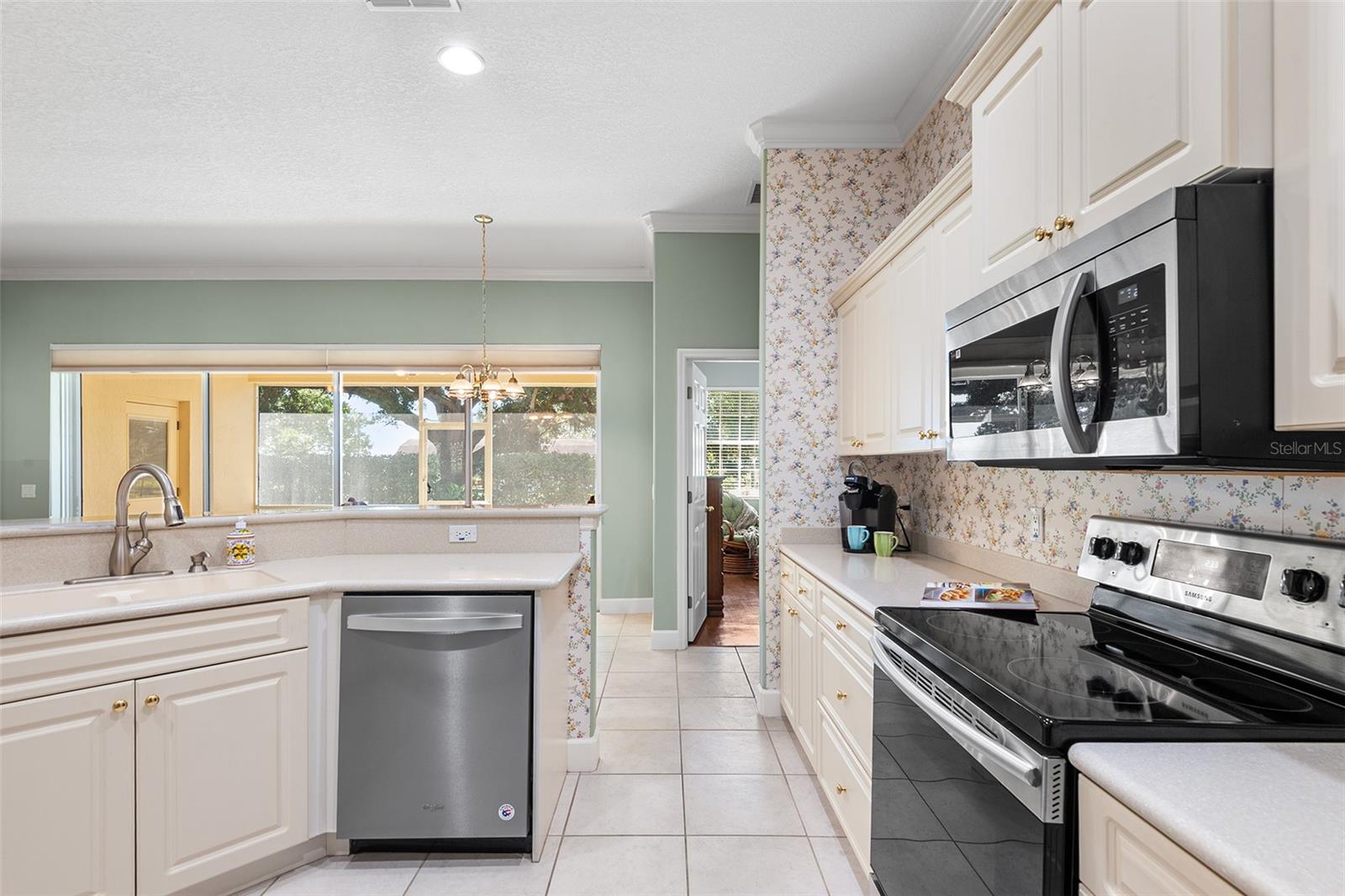 Image 24 of 53 For 126 Lake Region Circle