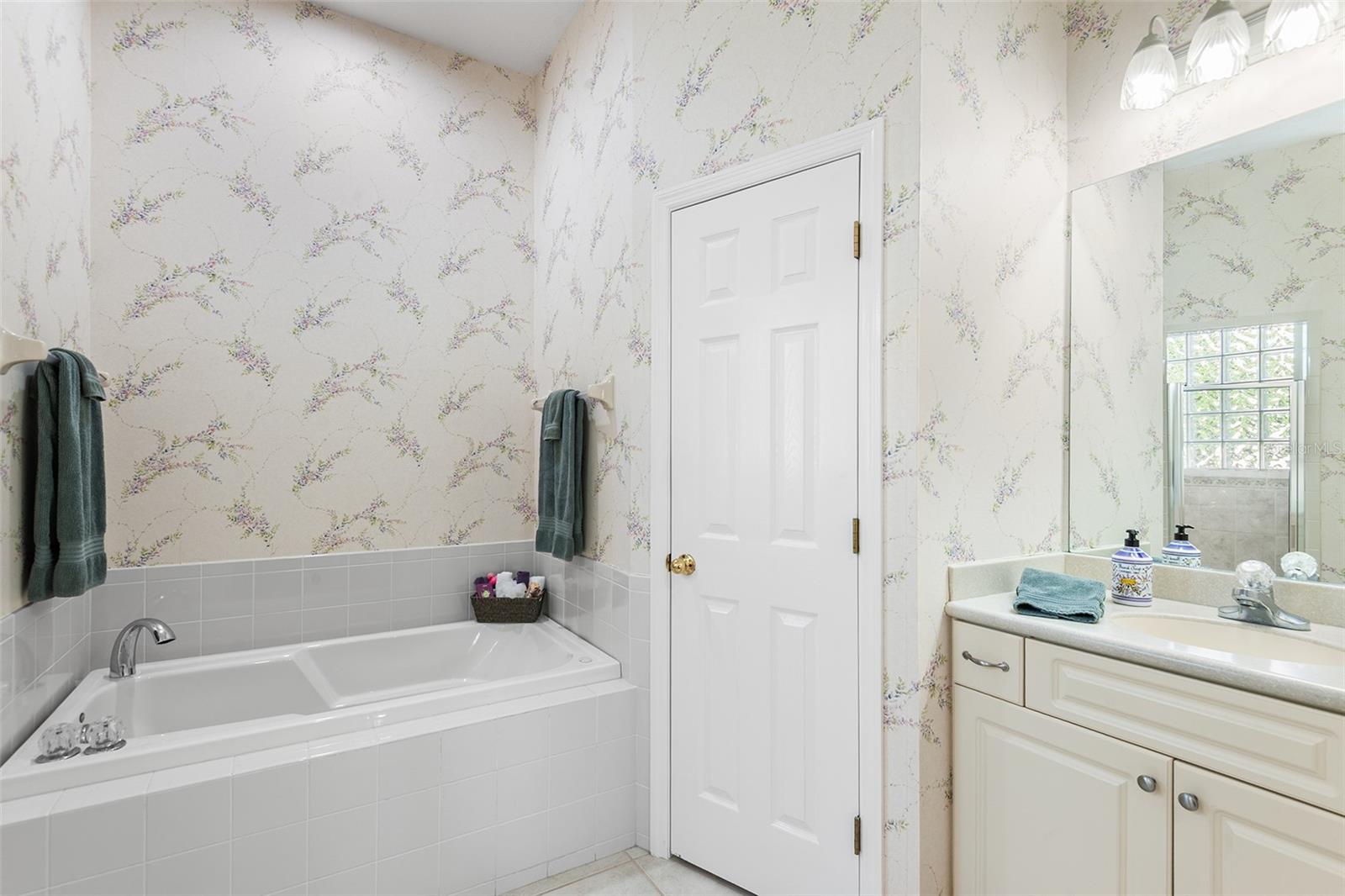 Image 32 of 53 For 126 Lake Region Circle