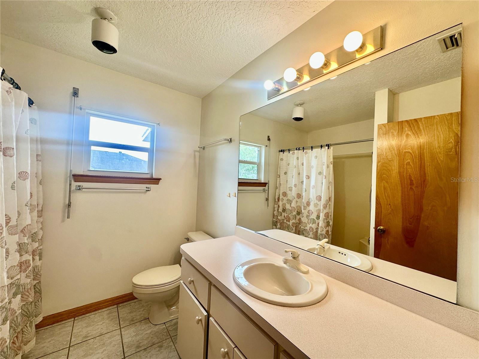 Image 11 of 33 For 709 Lake Starr Boulevard