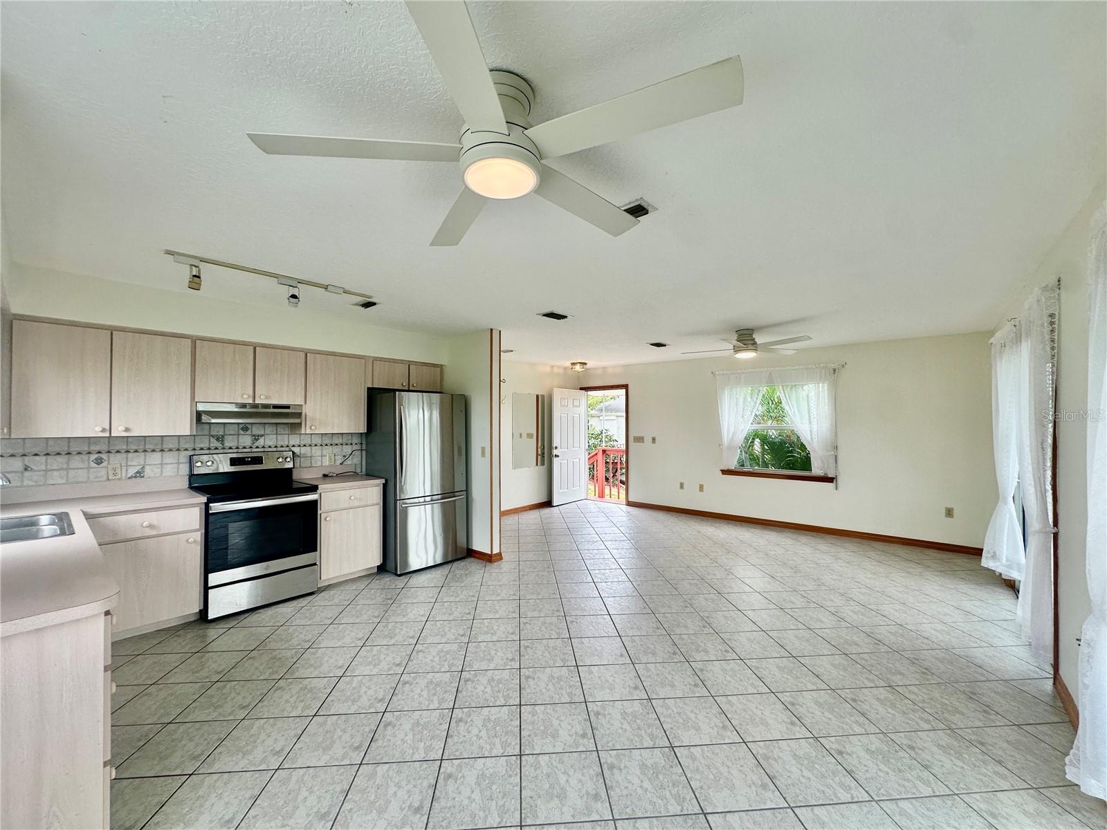 Image 4 of 33 For 709 Lake Starr Boulevard
