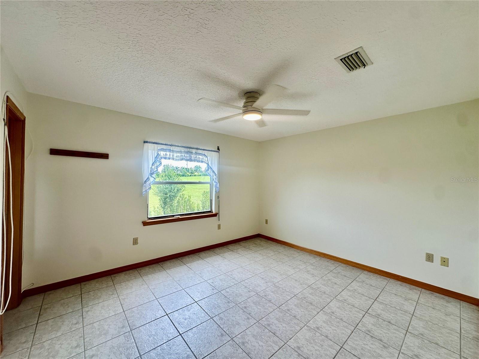 Image 5 of 33 For 709 Lake Starr Boulevard