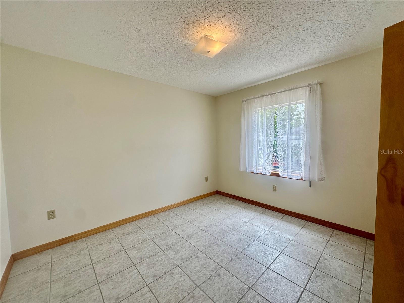Image 9 of 33 For 709 Lake Starr Boulevard