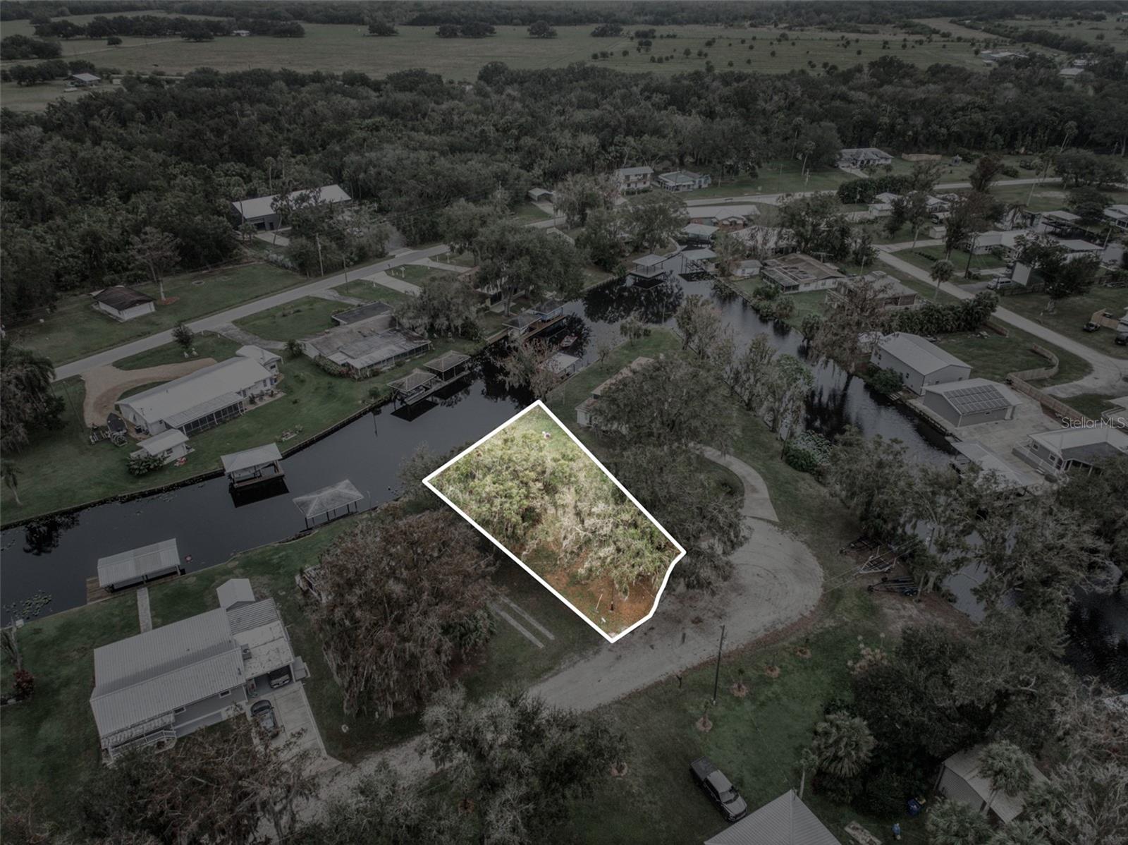 Image 21 of 32 For 612 Dragonfly Lane