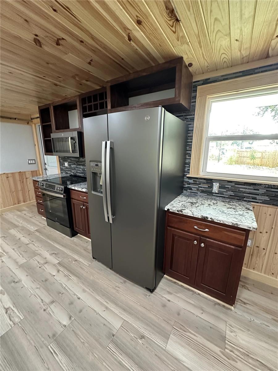 Image 10 of 50 For 111 Springdale Road