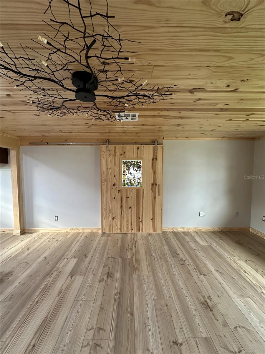 Image 11 of 50 For 111 Springdale Road