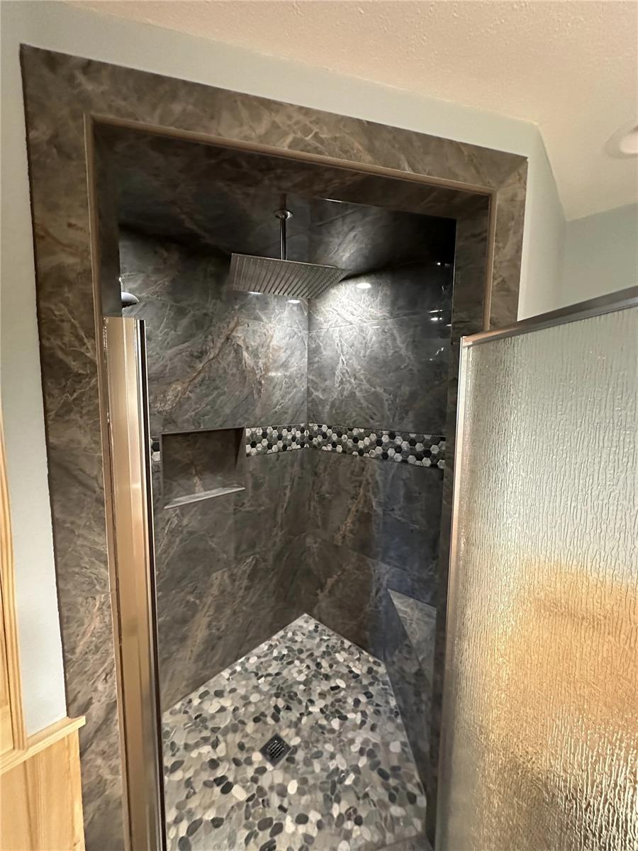 Image 25 of 50 For 111 Springdale Road