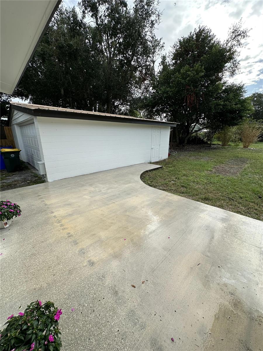 Image 27 of 50 For 111 Springdale Road