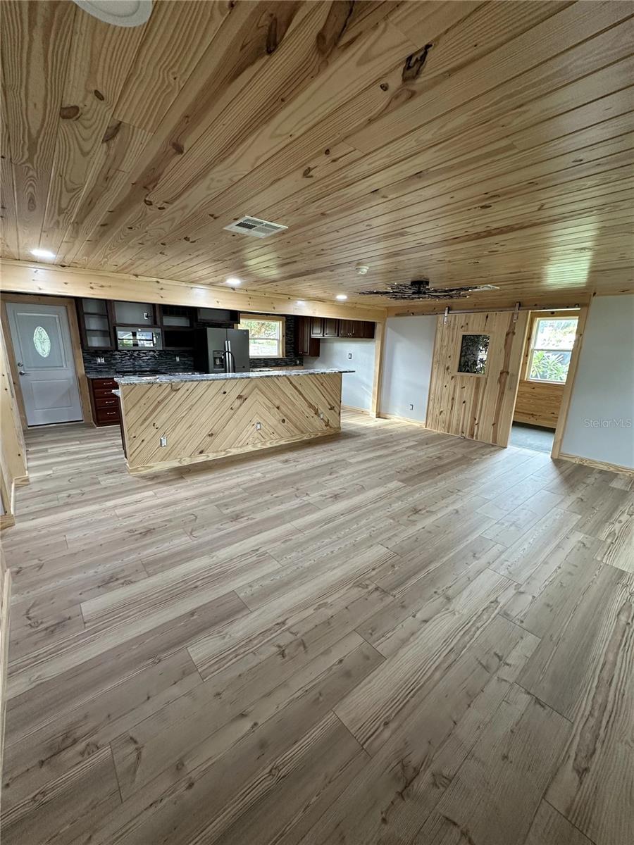 Image 5 of 50 For 111 Springdale Road