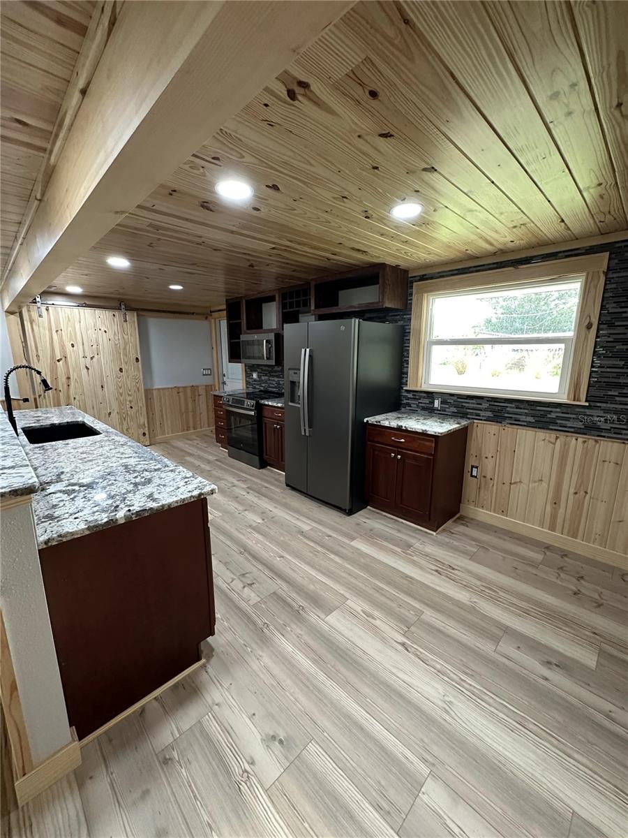 Image 8 of 50 For 111 Springdale Road