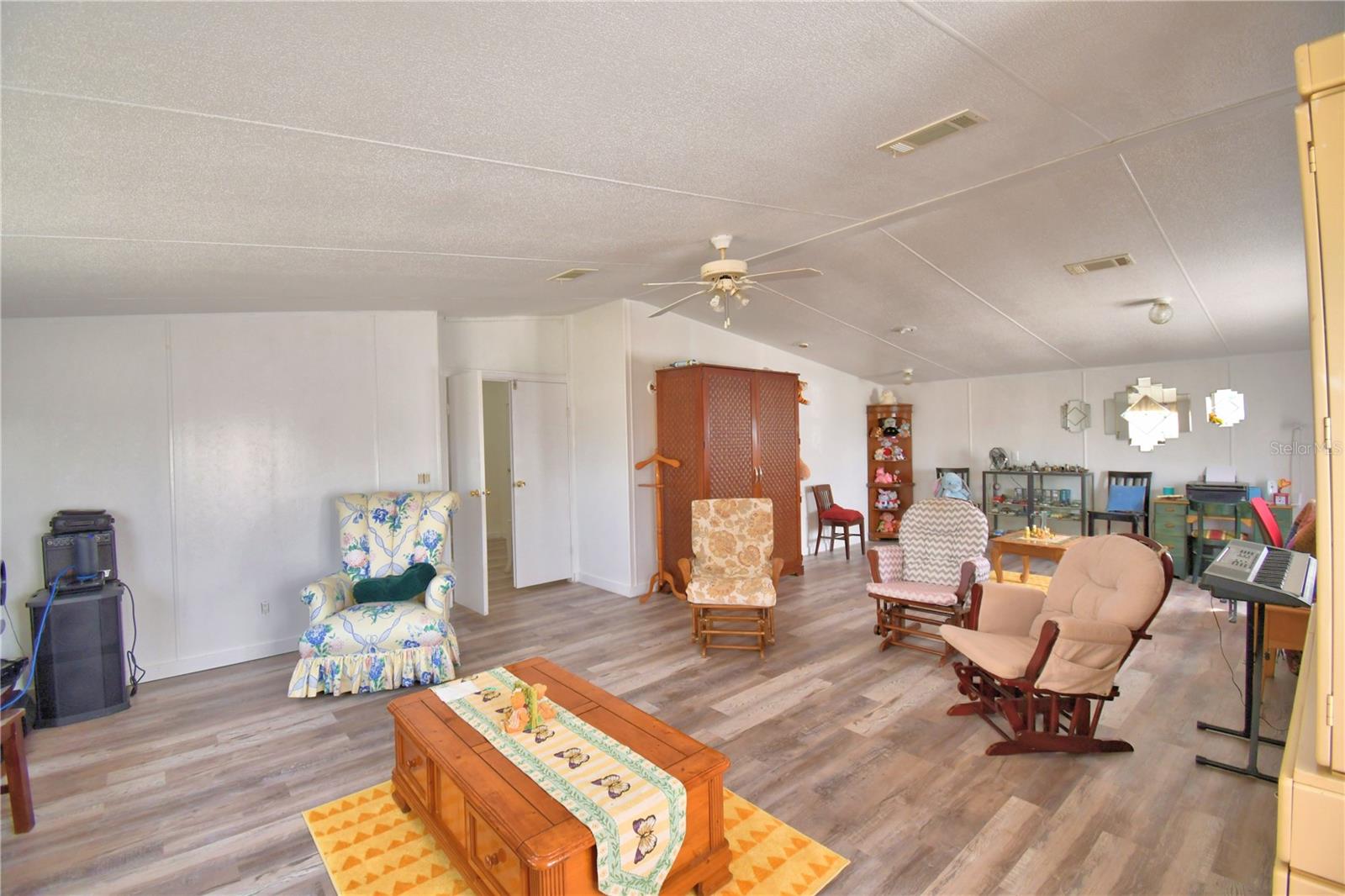 Image 36 of 100 For 715 Fazzini Road