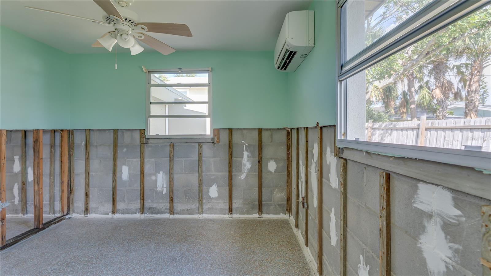 Image 13 of 34 For 13313 2nd Street E