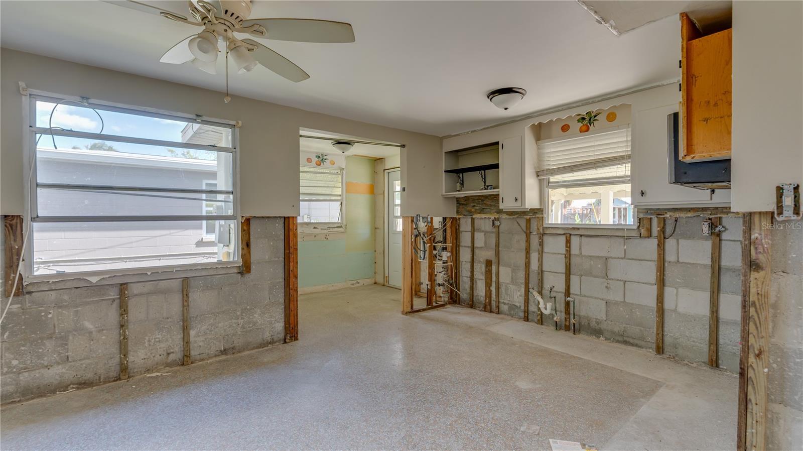 Image 15 of 34 For 13313 2nd Street E