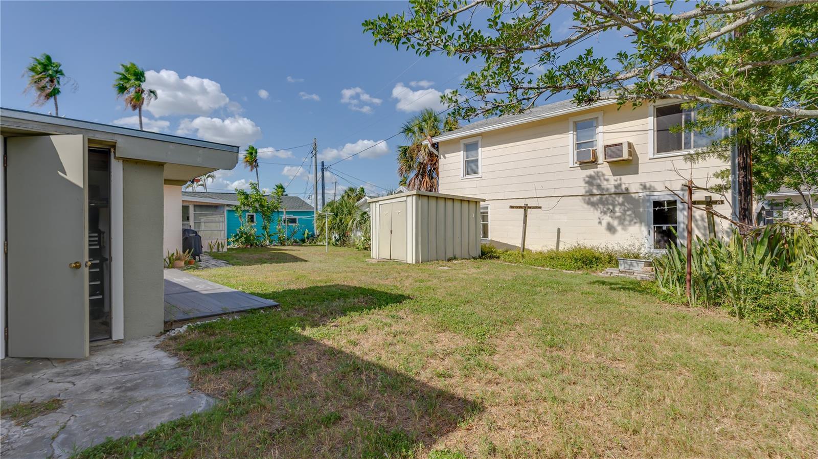 Image 25 of 34 For 13313 2nd Street E