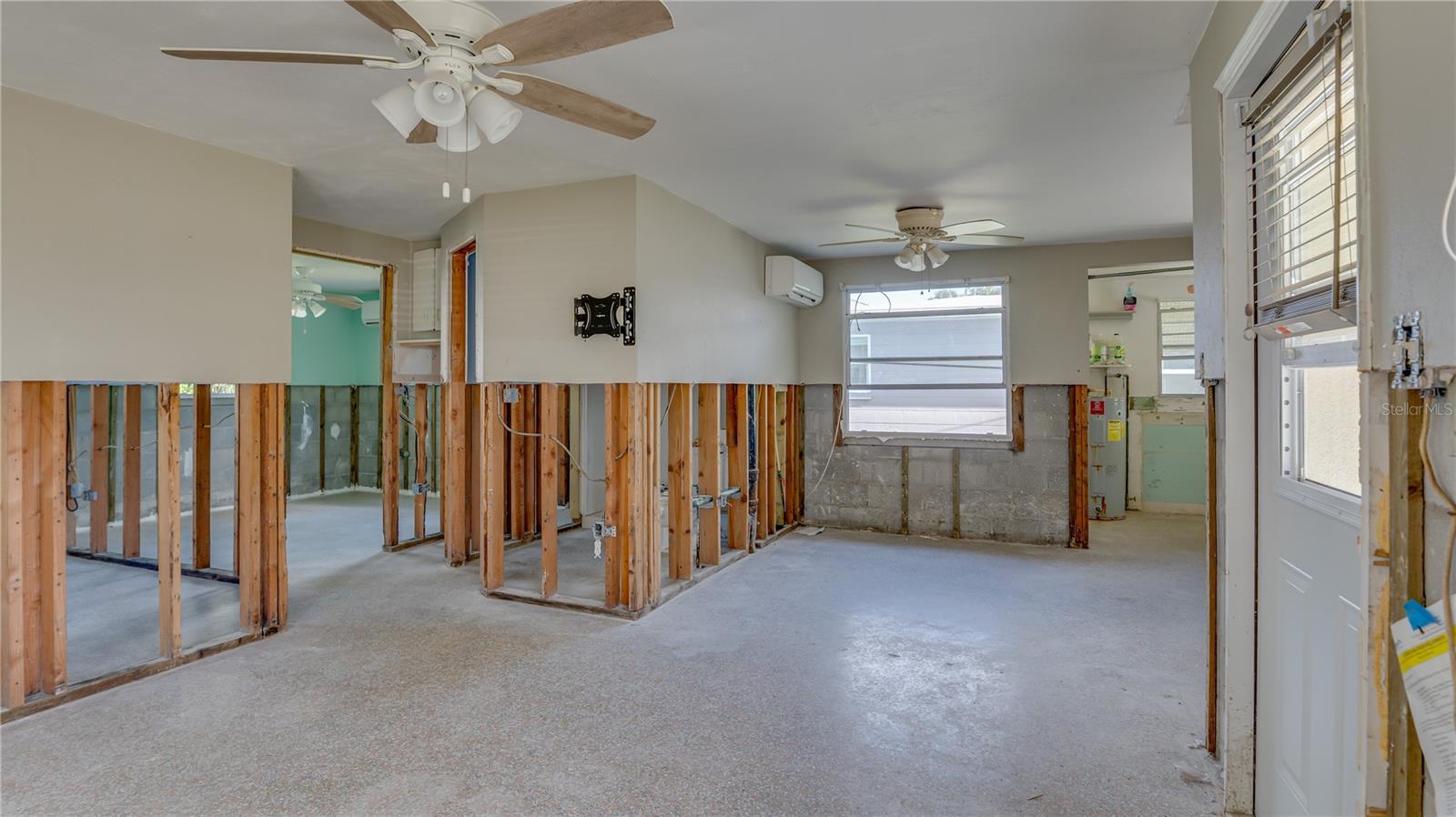 Image 3 of 34 For 13313 2nd Street E