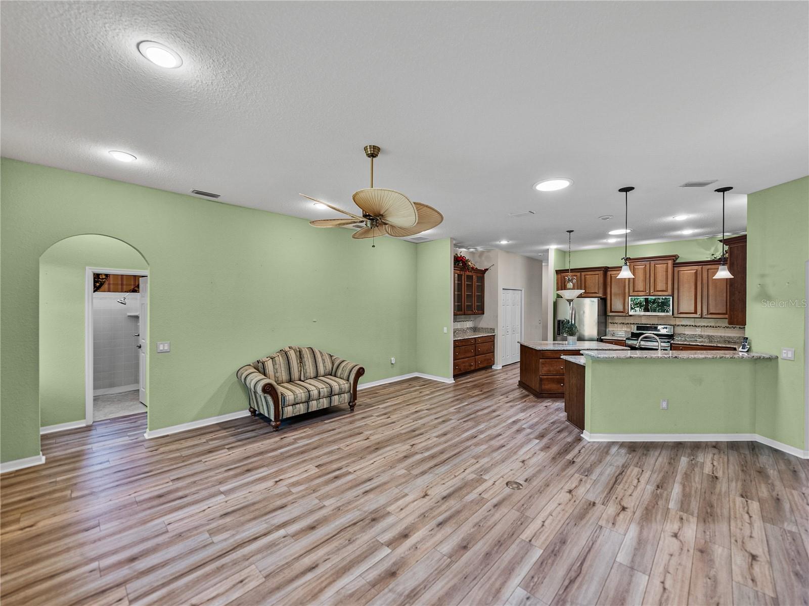 Image 13 of 94 For 4004 Sable Loop Drive