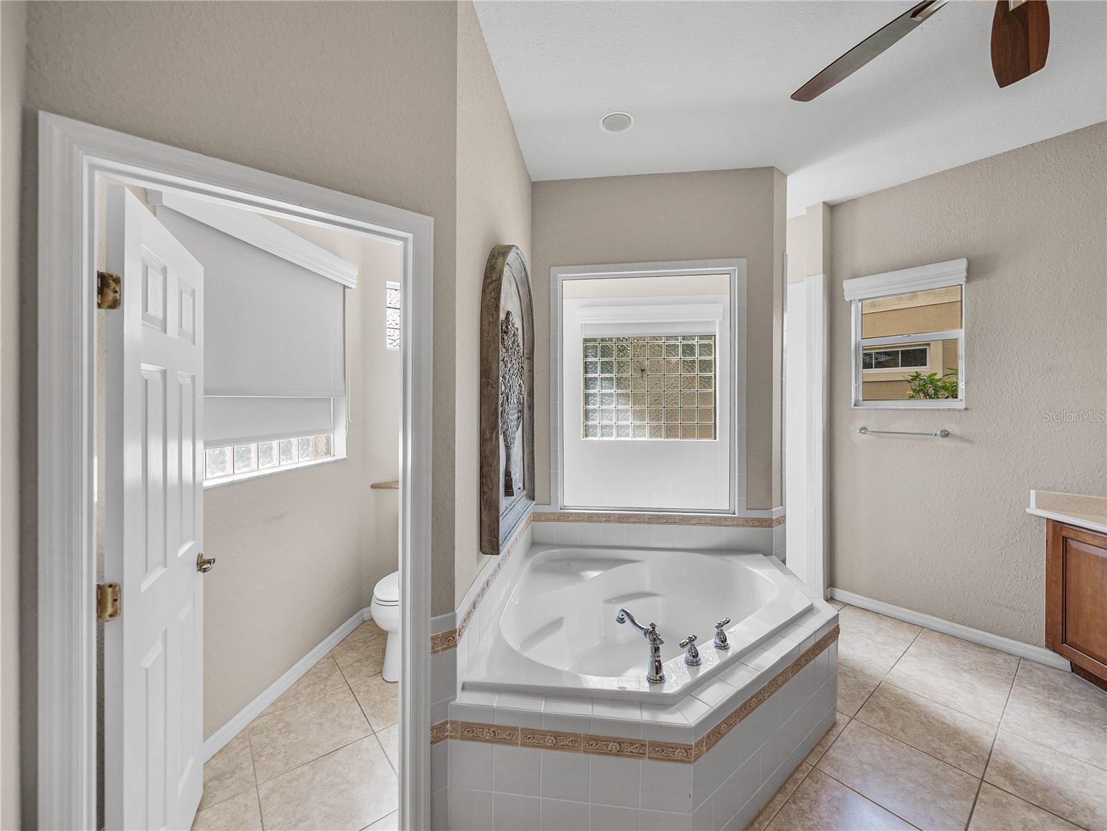 Image 33 of 94 For 4004 Sable Loop Drive