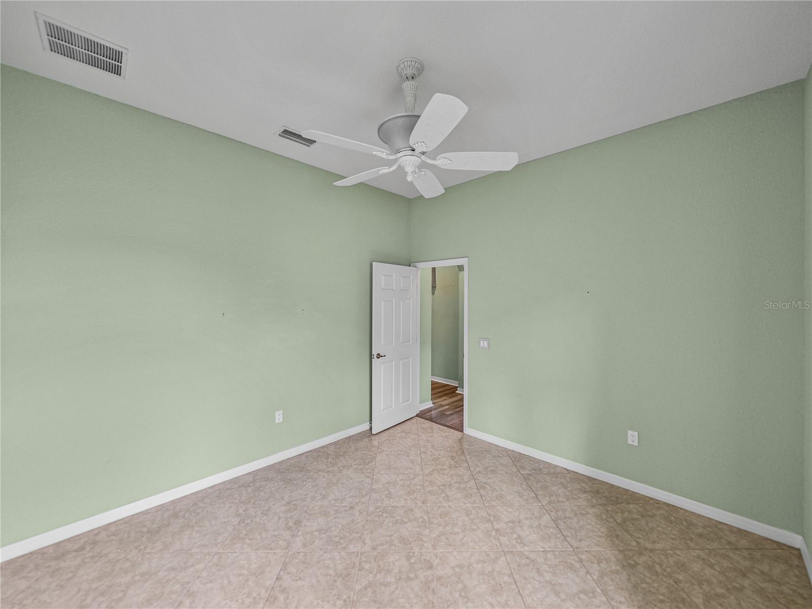 Image 36 of 94 For 4004 Sable Loop Drive