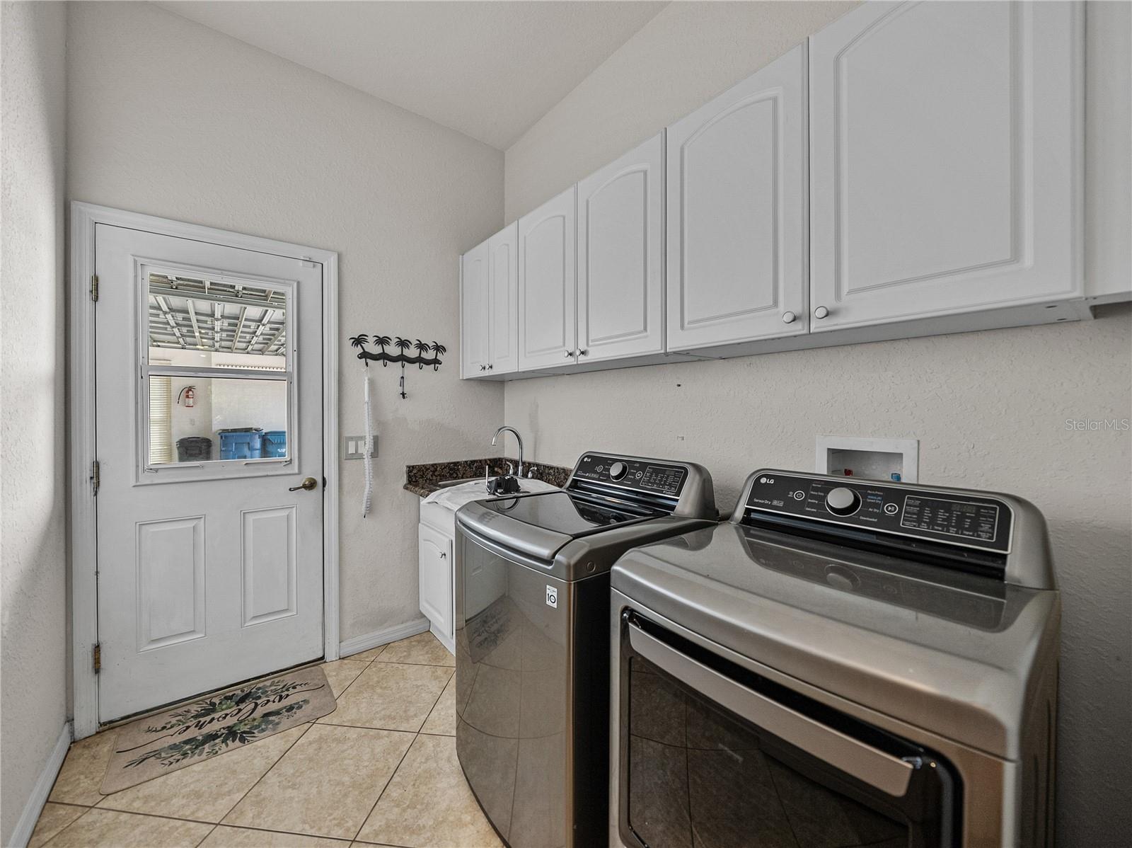 Image 46 of 94 For 4004 Sable Loop Drive