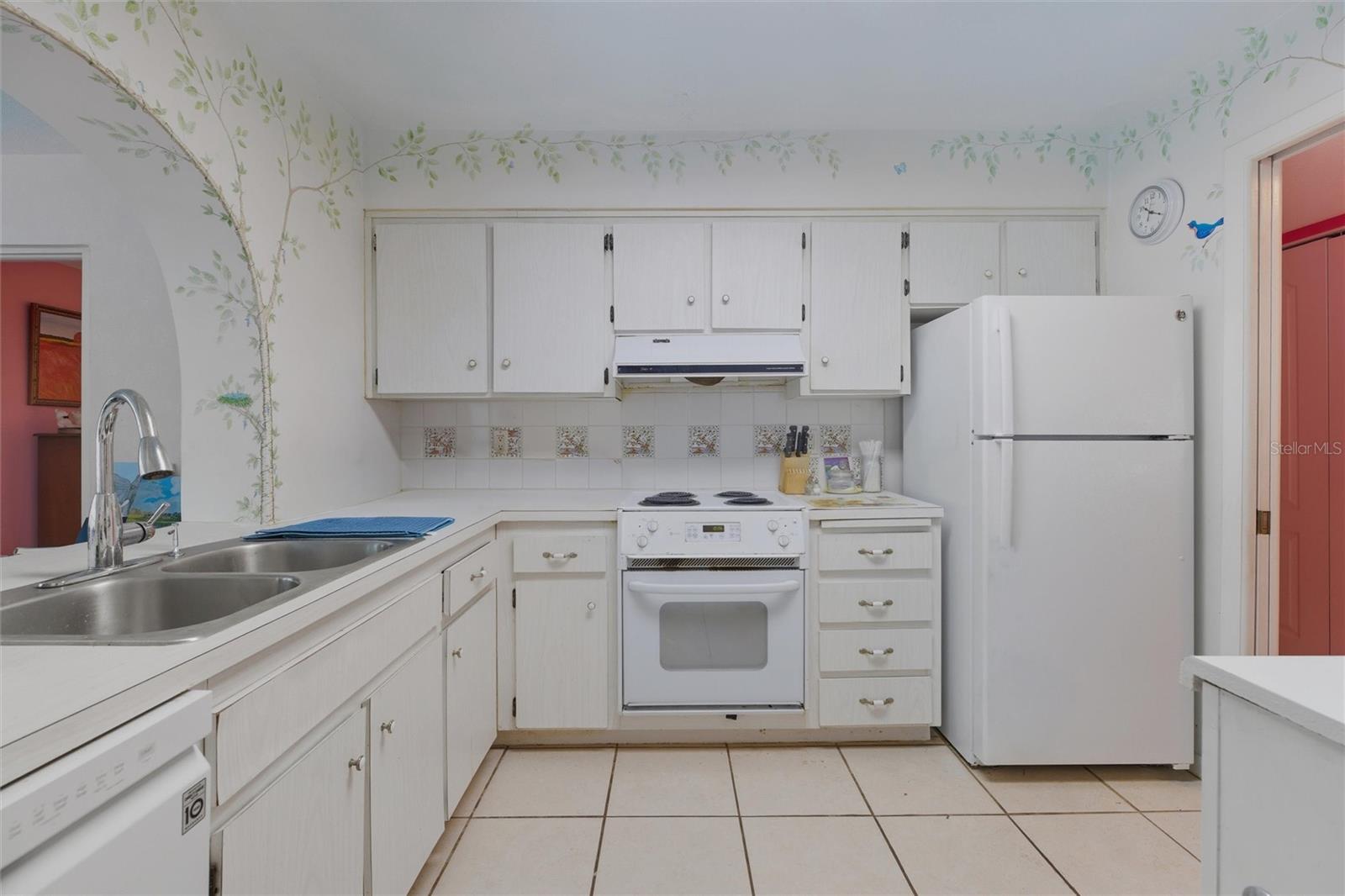 Image 5 of 30 For 3119 Boca Ciega Drive B8